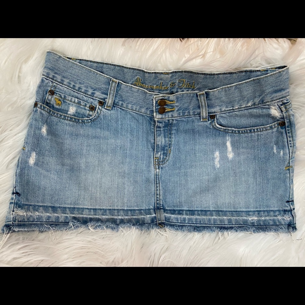 Abercrombie Fitch destroyed light Denim skirt 10